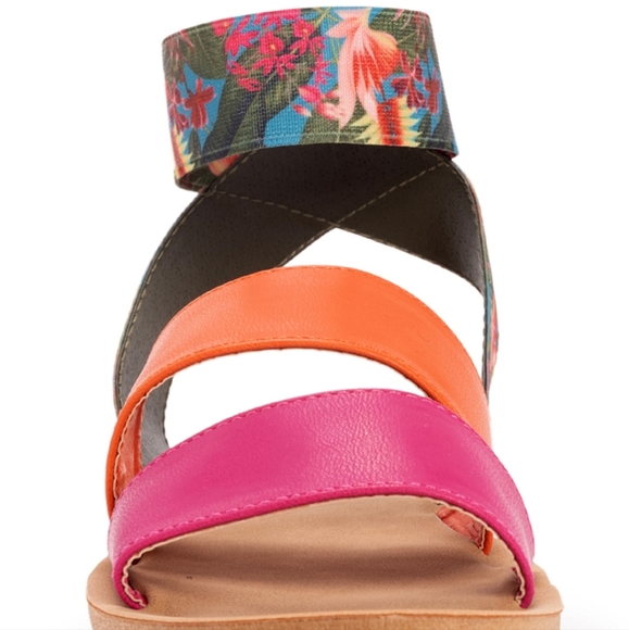 Muk Luks Pink Multicolor Floral Ankle-Strap About Me Sandal - Women Sizexs 8 - Picture 4 of 6